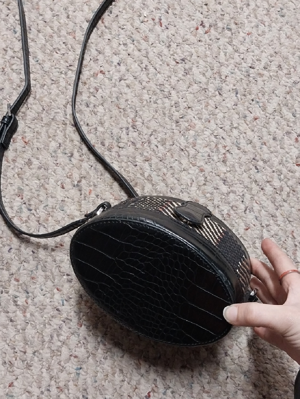 Sam Edelman Woven Straw and Black Croc Trim Crossbody Bag - Picture 4 of 8